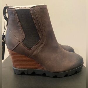 New Women’s Sorel Joan Uptown Chelsea - Blackened Brown Size 7.5